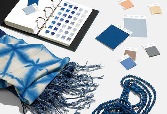 pantone-color-of-the-year-2020-classic-blue-tools-fashion.jpg